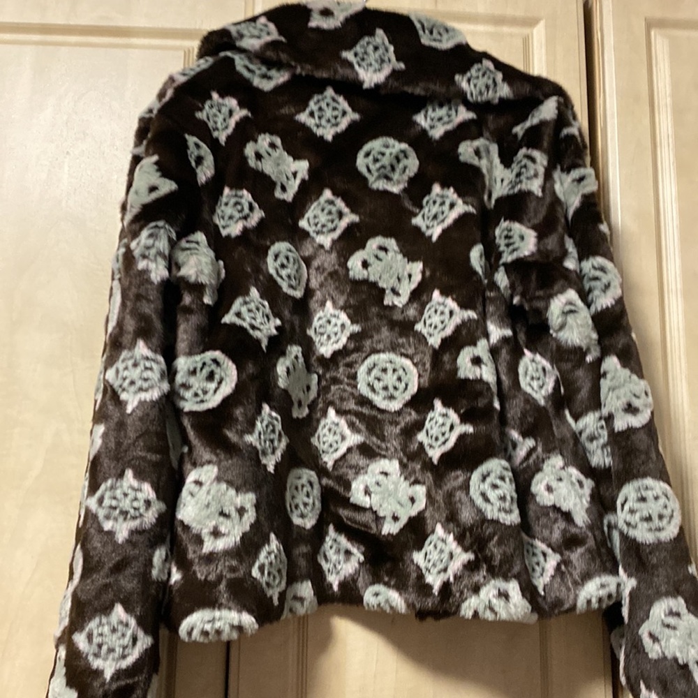 GUESS - Picture 4 of 4